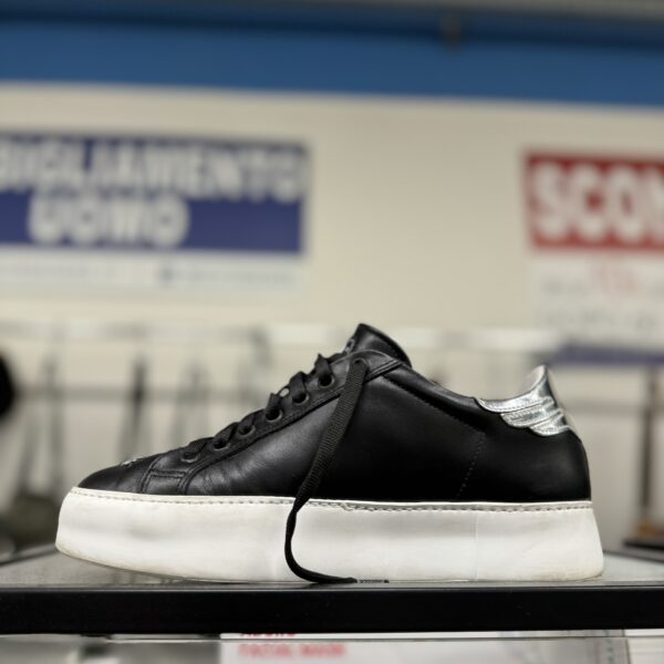 SNEAKERS RICHMOND