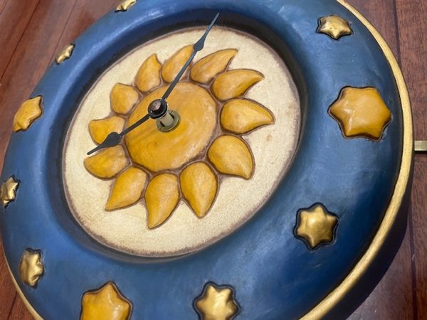 Orologio Pendolo Thun Blu Sole E Stelle Sbeccato - immagine 3