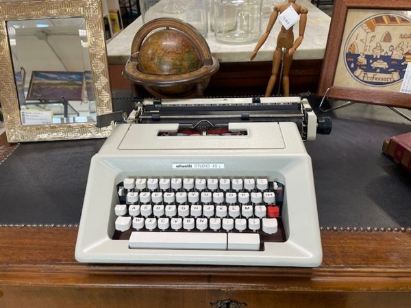 Macchina Da Scrivere Olivetti Studio 45 I