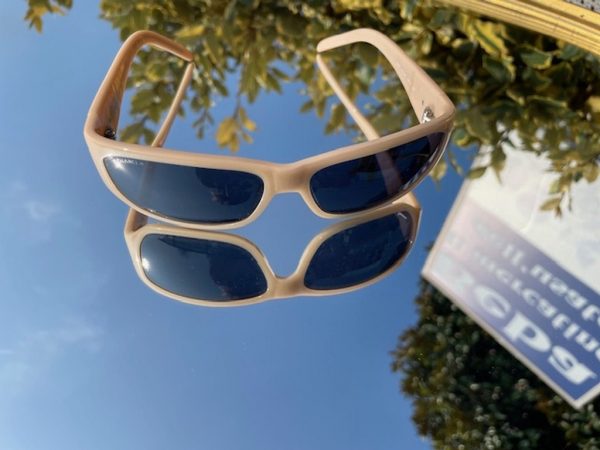 Occhiale Chanel Beige Con Custodia Nera - immagine 3
