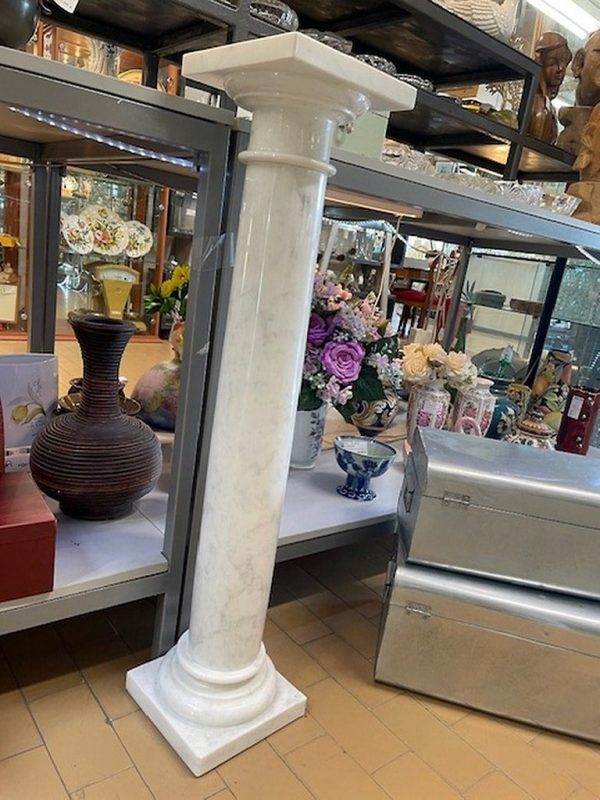 Colonna In Marmo Bianco