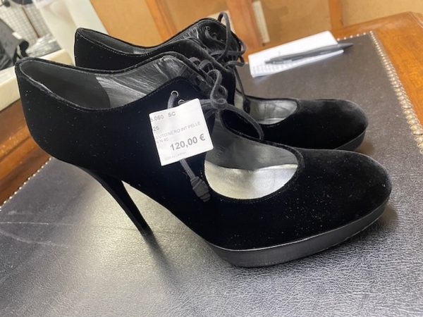 Decolletè In Velluto Nero Int Pelle Stuart Weitzman N 40 - immagine 3