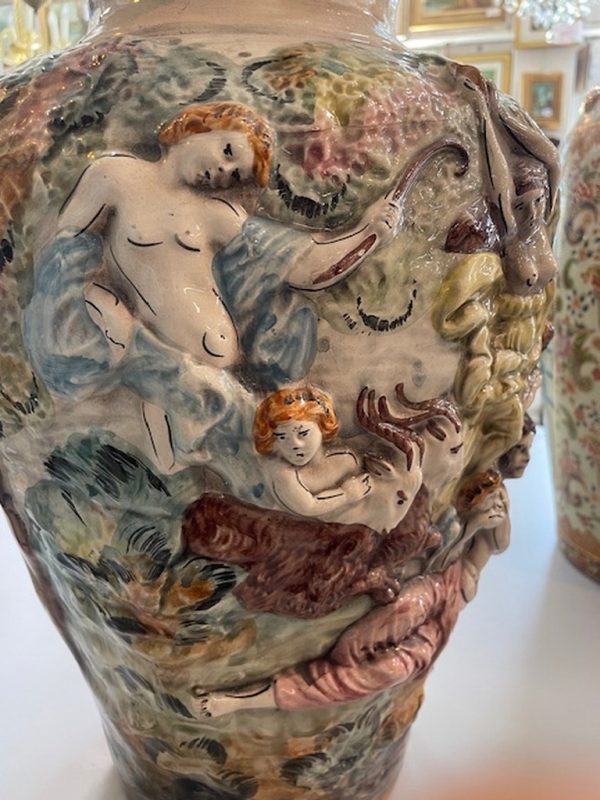 Vaso Grande Basso Rilievo Colorato Alberi Scena Greca