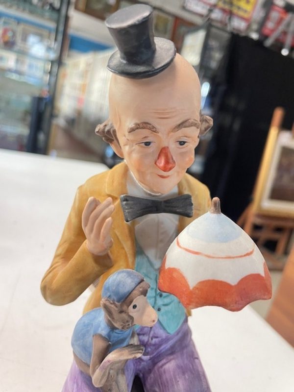 Statuetta Uomo Con Scimpazè Pucci - immagine 3