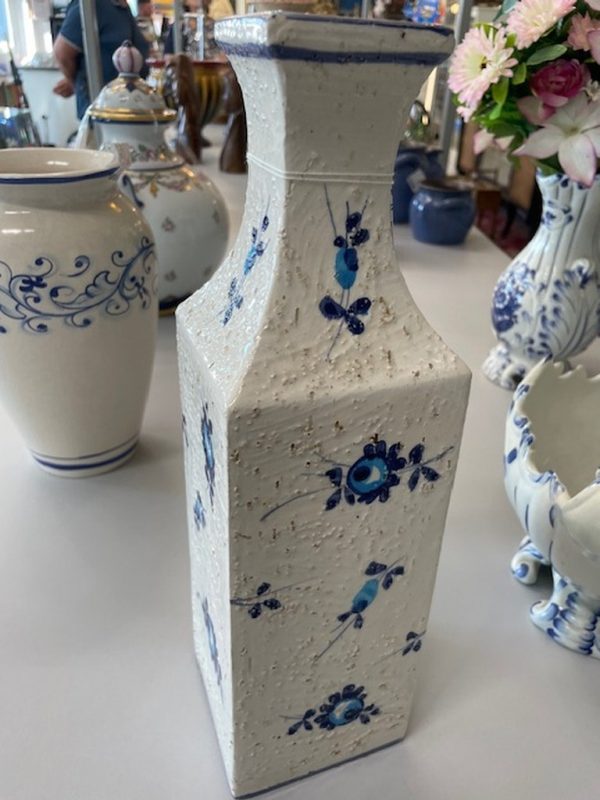 Vaso Quadrato Bianco Fiori Azz Blu