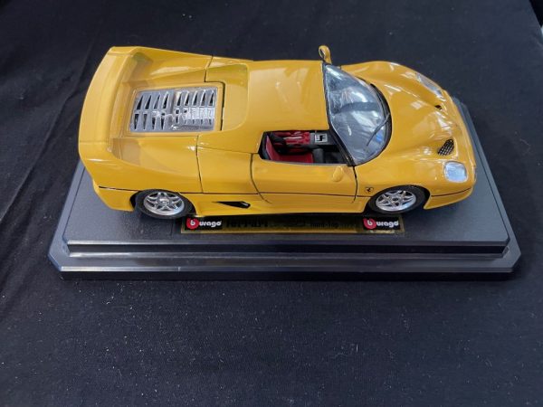 modellino auto ferrari f50 burago gialla