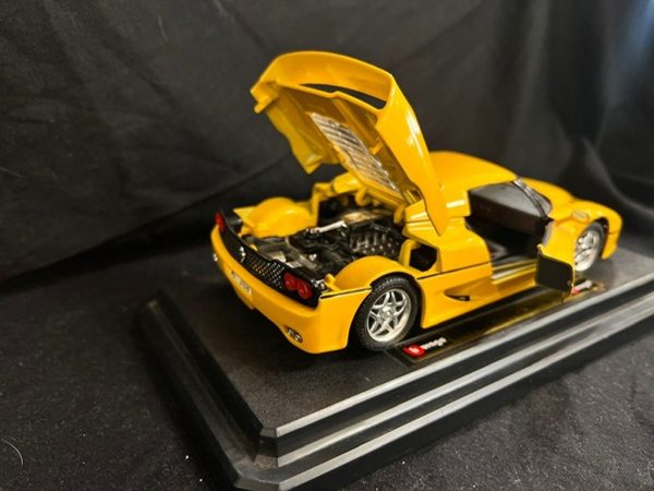 modellino auto ferrari f50 burago gialla - immagine 5