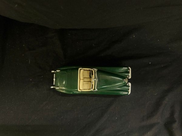 Modellino Burago 1/24 Jaguar