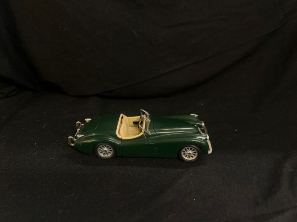 Modellino Burago 1/24 Jaguar - immagine 2