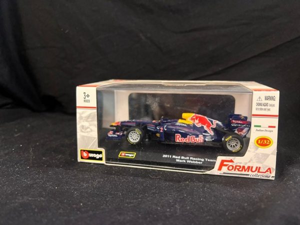 Modellino Auto Red Bull Racing 2011