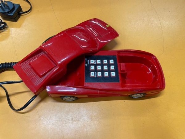 Telefono Forma Ferrari Rosso